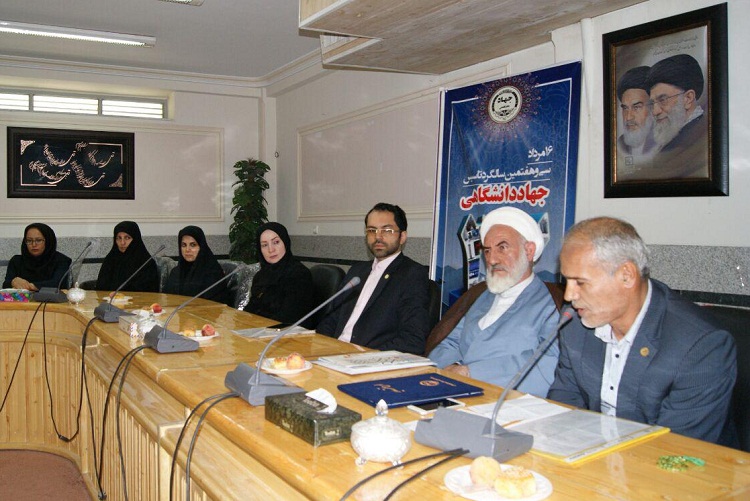 تصاویری از دیدار کارکنان جهاد دانشگاهی با امام جمعه زاهدان