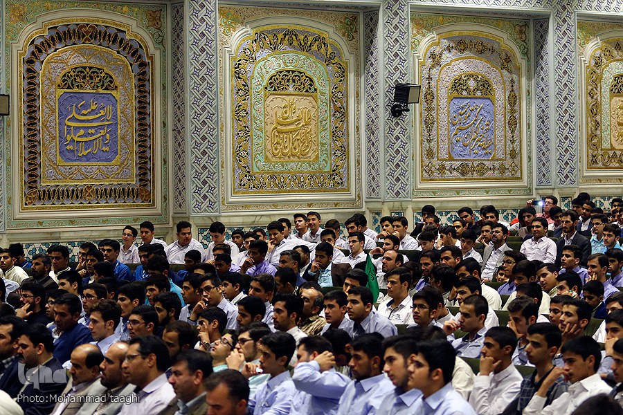 آغاز سی‌وپنجمین دوره مسابقات سراسری قرآن دانش‌آموزان پسر در مشهد/ پیشکسوت قرآن تجلیل شد