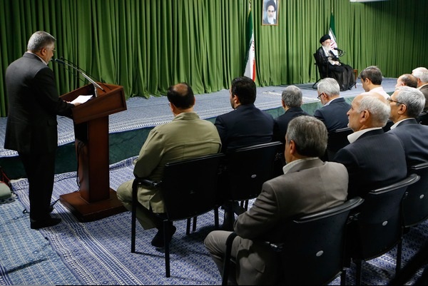 بازخوانی بیانات رهبری در دیدار با جهادگران/ مبارزه هدفمند در مسیر آرمان‌ها