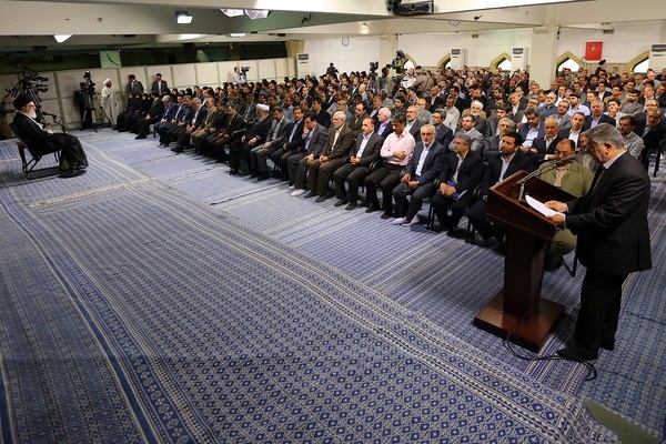 بازخوانی بیانات رهبری در دیدار با جهادگران/ مبارزه هدفمند در مسیر آرمان‌ها