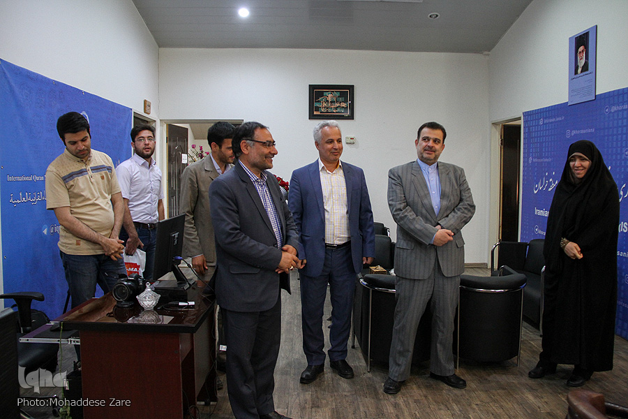 بازدید مدیرکل قرآن وزارت آموزش و پرورش از ایکنا/ وقتی مدیرعامل پشت خط میآید بازدید مدیرکل قرآن وزارت آموزش و پرورش از ایکنا/ وقتی مدیرعامل پشت خط میآید