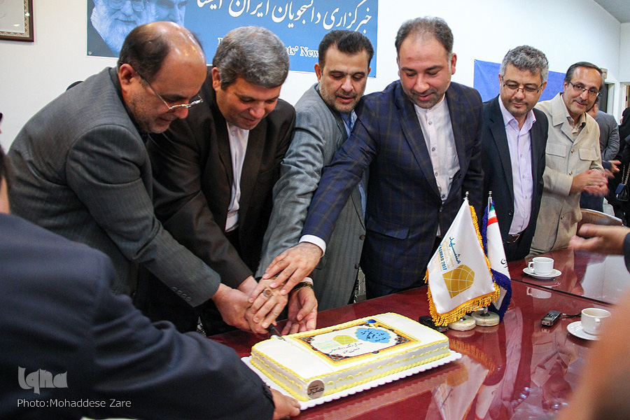 بازدید مدیرکل قرآن وزارت آموزش و پرورش از ایکنا/ وقتی مدیرعامل پشت خط میآید بازدید مدیرکل قرآن وزارت آموزش و پرورش از ایکنا/ وقتی مدیرعامل پشت خط میآید