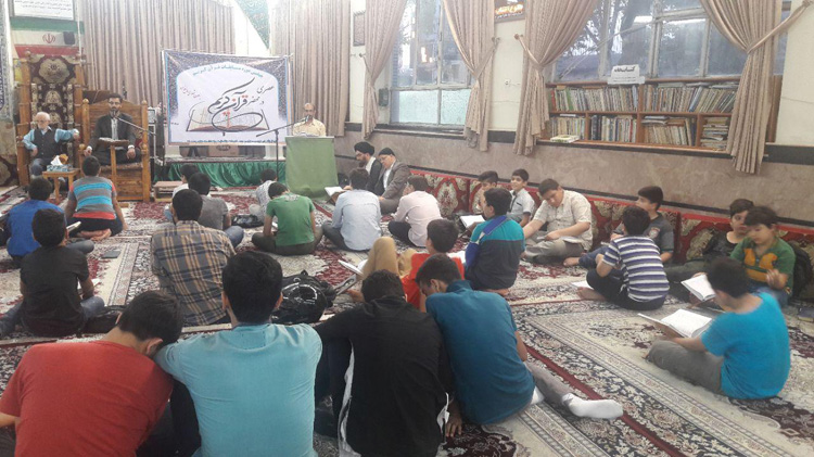 برگزاری محافل انس با قرآن در دومین روز از برگزاری مسابقات قرآنی اوقاف