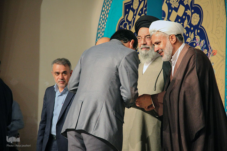اختتامیه چهلمین دوره مسابقات سراسری قرآن کریم به همت اداره اوقاف در دانشگاه صنعتی اصفهان برگزار شد.