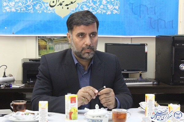 نشست صمیمی اساتید قرآن همدان در دفتر ایکنا