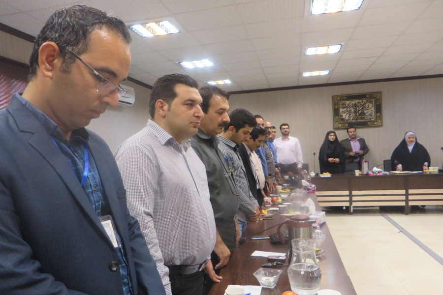 تجلیل نیروی انتظامی لرستان از خانواده شهید صارمی تجلیل نیروی انتظامی لرستان از خانواده شهید صارمی
