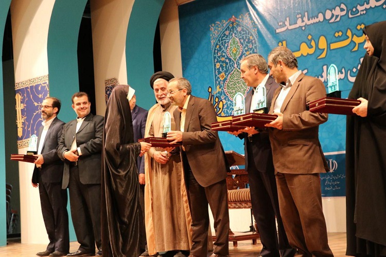 سی‌وپنجمین دوره مسابقات قرآن، عترت و نماز دانش‌آموزان دختر کشور به کار خود پایان داد