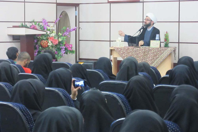 برپایی کارگاه‌های سبک زندگی و آسیب‌شناسی روابط دختر و پسر