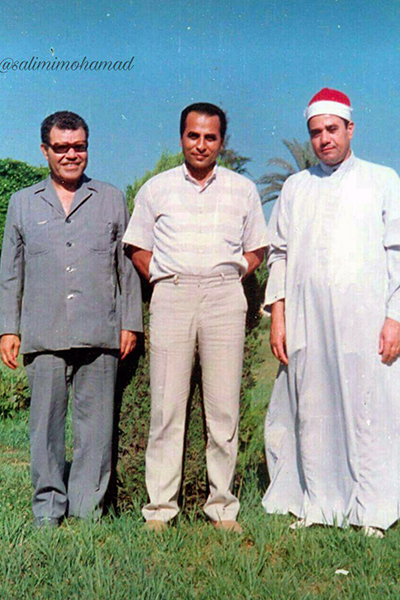 راغب مصطفی غلوش و جمعی از هوادارانش در فرانسه در سال 1975 راغب مصطفی غلوش و جمعی از هوادارانش در فرانسه در سال 1975