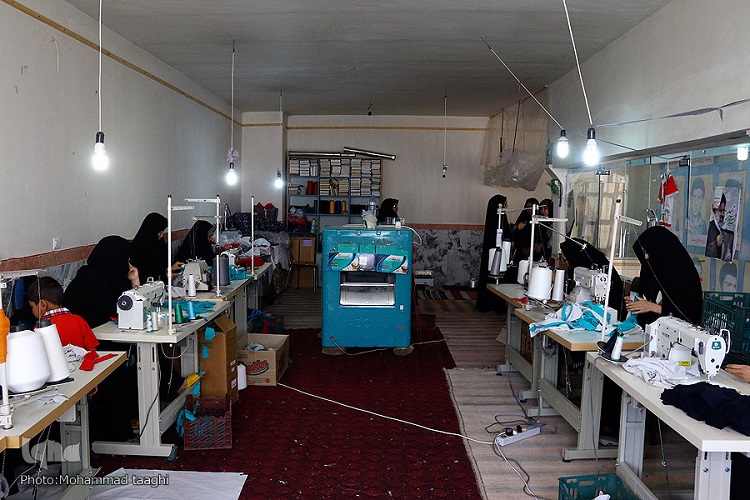 کارگاه خیاطی اقتصاد مقاومتی با رویکرد حمایت از تولیدات داخلی در خرم‌آباد