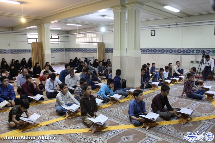 پنجمین محفل انس «بهره‌هایی از کلام وحی» در شهرکرد/گزارش تصویری
