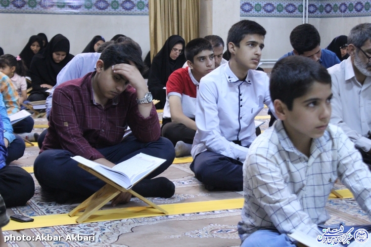 پنجمین محفل انس «بهره‌هایی از کلام وحی» در شهرکرد/گزارش تصویری