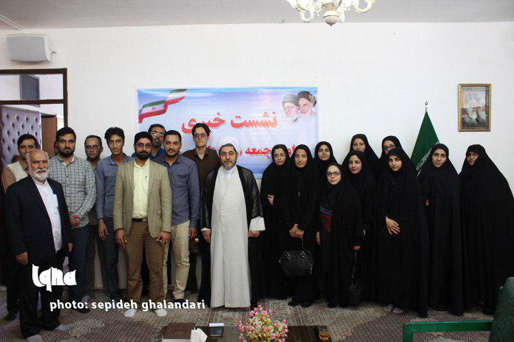 نشست خبری اصحاب رسانه با امام جمعه بیرجند نشست خبری اصحاب رسانه با امام جمعه بیرجند