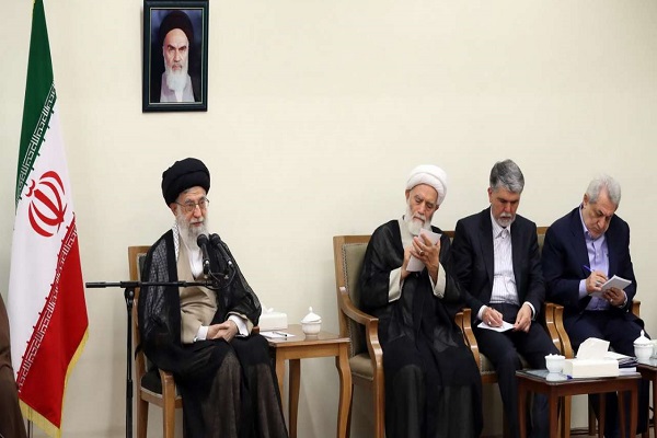 دیدار جمعی از مسئولان و فعالان فرهنگی استان‌ همدان با رهبر معظم انقلاب