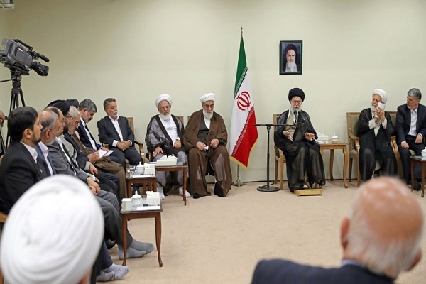 دیدار جمعی از مسئولان و فعالان فرهنگی استان‌ همدان با رهبر معظم انقلاب