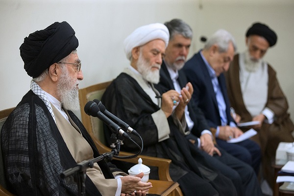دیدار جمعی از مسئولان و فعالان فرهنگی استان‌ همدان با رهبر معظم انقلاب