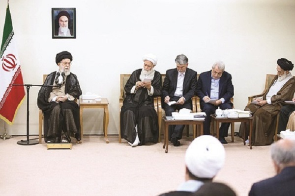 دیدار جمعی از مسئولان و فعالان فرهنگی استان‌ همدان با رهبر معظم انقلاب