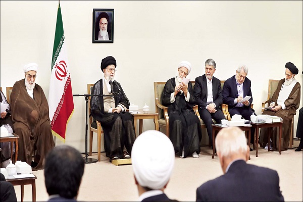 دیدار جمعی از مسئولان و فعالان فرهنگی استان‌ همدان با رهبر معظم انقلاب