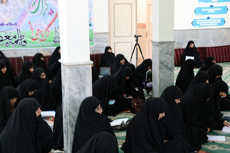 حضور نماینده ولی‌فقیه در خراسان‌‌جنوبی در جمع طلاب خواهر مدرسه حضرت نرجس(س) بیرجند