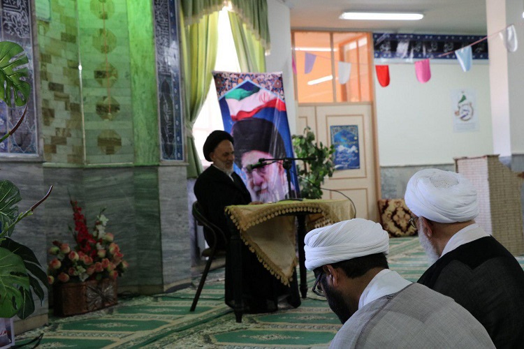 حضور نماینده ولی‌فقیه در خراسان‌‌جنوبی در جمع طلاب خواهر مدرسه حضرت نرجس(س) بیرجند