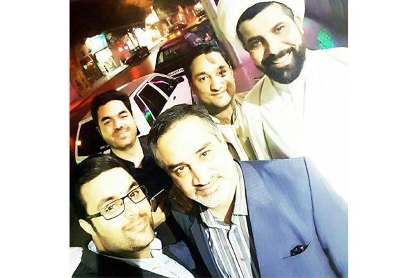 در حاشیه محفل انس با قرآن مشهد مقدس (احمد ابوالقاسمی، حمیدرضا احمدیوفا، شیخ میثم التمار، حسن خانچی) در حاشیه محفل انس با قرآن مشهد مقدس (احمد ابوالقاسمی، حمیدرضا احمدیوفا، شیخ میثم التمار، حسن خانچی)