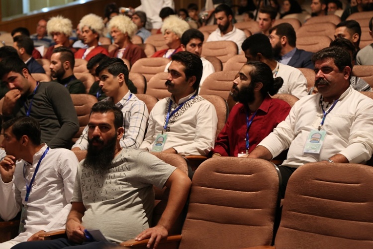 برگزاری مراسم اختتامیه سومین جشنواره «مولودخوانی‌رضوی» در کردستان + عکس