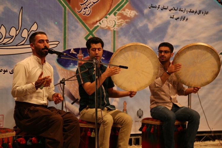 برگزاری مراسم اختتامیه سومین جشنواره «مولودخوانی‌رضوی» در کردستان + عکس