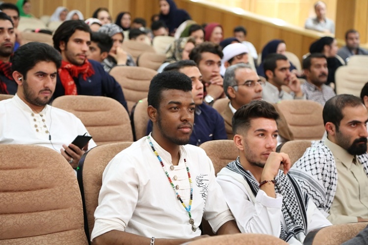 برگزاری مراسم اختتامیه سومین جشنواره «مولودخوانی‌رضوی» در کردستان + عکس
