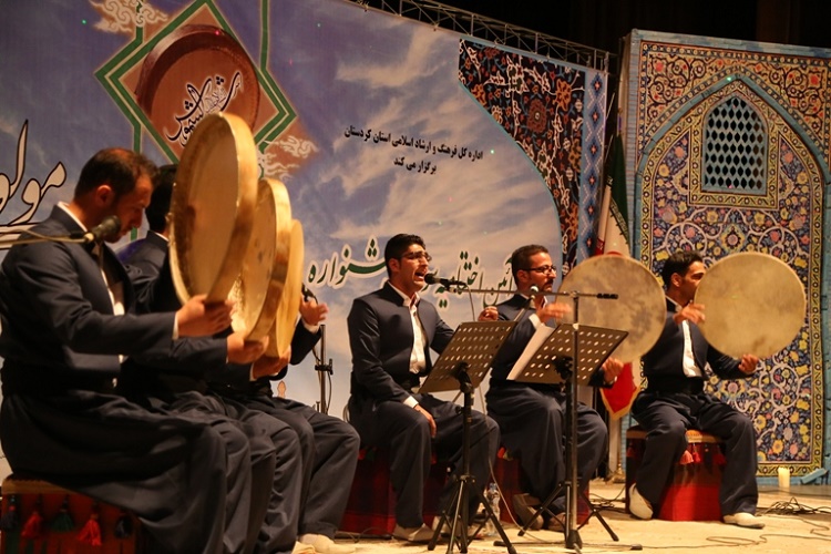 برگزاری مراسم اختتامیه سومین جشنواره «مولودخوانی‌رضوی» در کردستان + عکس