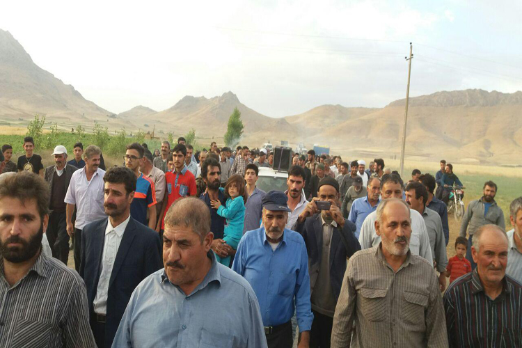 استقبال الیگودرزی‎ها از کاروان «زیر سایه خورشید»