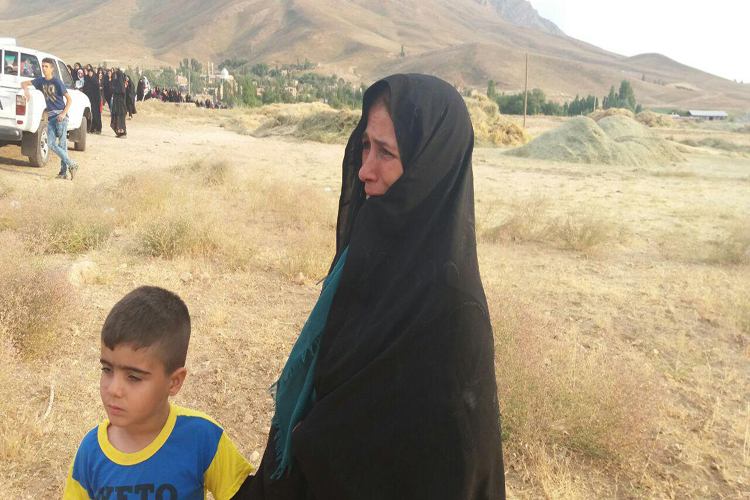 استقبال الیگودرزی‎ها از کاروان «زیر سایه خورشید»