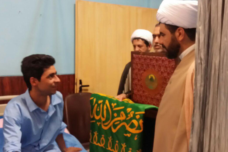 عیادت خُدام حرم رضوی از بیماران بیمارستان شهدای عشایر خرم‌آباد