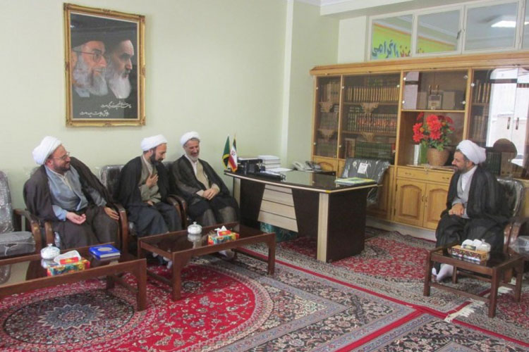 بازدید مدیرکل تبلیغات اسلامی لرستان از تبلیغات بروجرد