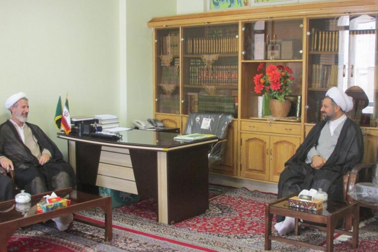 بازدید مدیرکل تبلیغات اسلامی لرستان از تبلیغات بروجرد