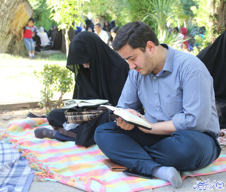 مراسم دعای عرفه با حضور شهدای گمنام