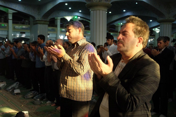 اقامه نماز عید قربان در تبریز+تصاویر اقامه نماز عید قربان در تبریز+تصاویر