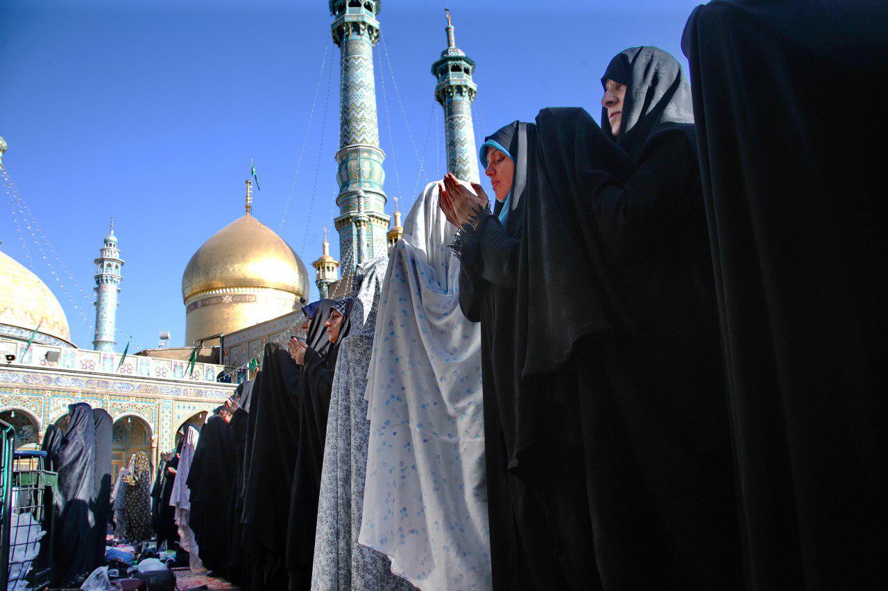 اقامه نماز عید سعید قربان در حرم حضرت معصومه(س) + تصاویر