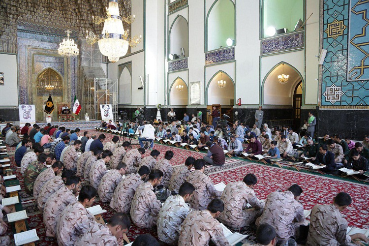 محفل قرآنی «حج نیمه‌تمام» یادبود شهدای منا در حرم رضوی برگزار شد