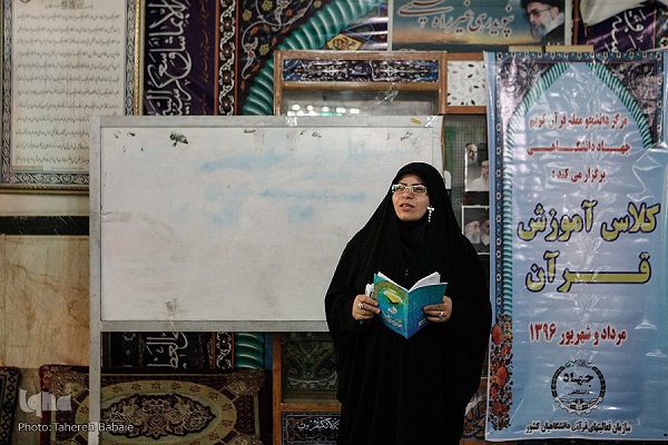 تدریس با روش دانشجومعلمان پر بارتر است/همیشه آخرین نفر کلاس را ترک می‌کنم