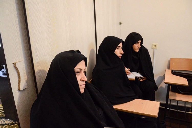 یک روز با جلسه قرآنی مؤسسه قرآن و عترت ثقلین