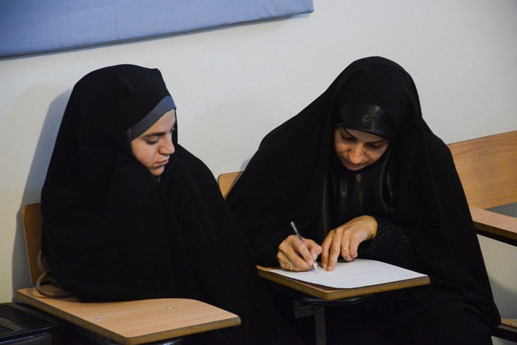 یک روز با جلسه قرآنی مؤسسه قرآن و عترت ثقلین