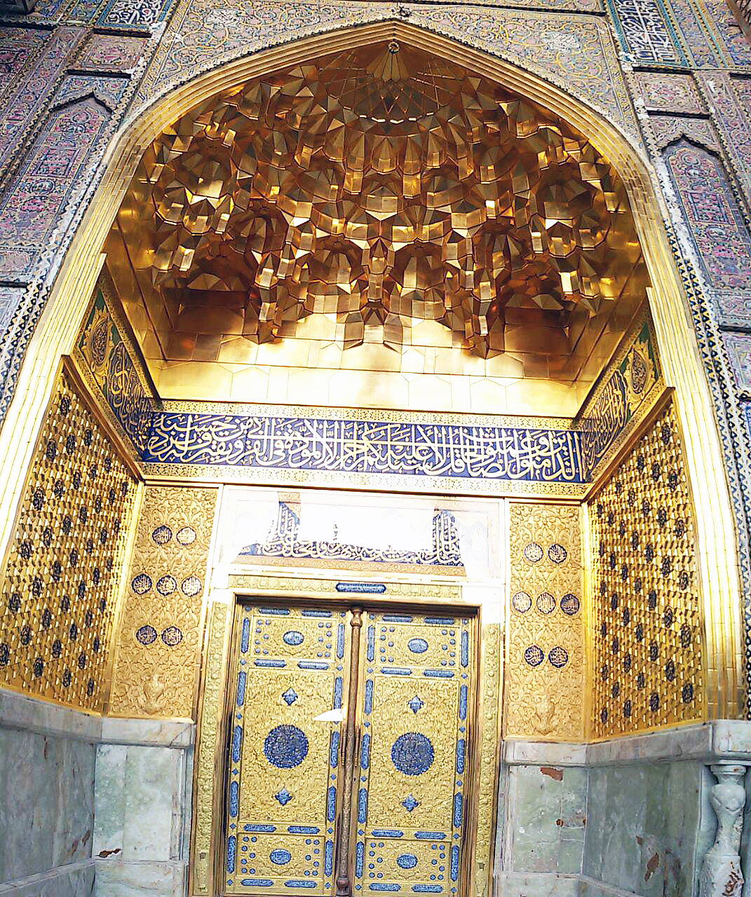 اتمام بازسازی ایوان تاریخی باب القریش در حرم امامین جوادین (ع)