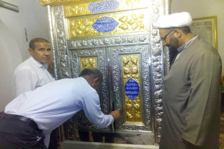 غبارروبی بقاع امامزادگان زیبامحمد و حیاتالغیب(ع) خرمآباد غبارروبی بقاع امامزادگان زیبامحمد و حیاتالغیب(ع) خرمآباد