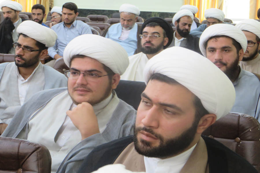 برگزاری کارگاه آموزشی و توجیهی روحانیون مستقر در لرستان + عکس