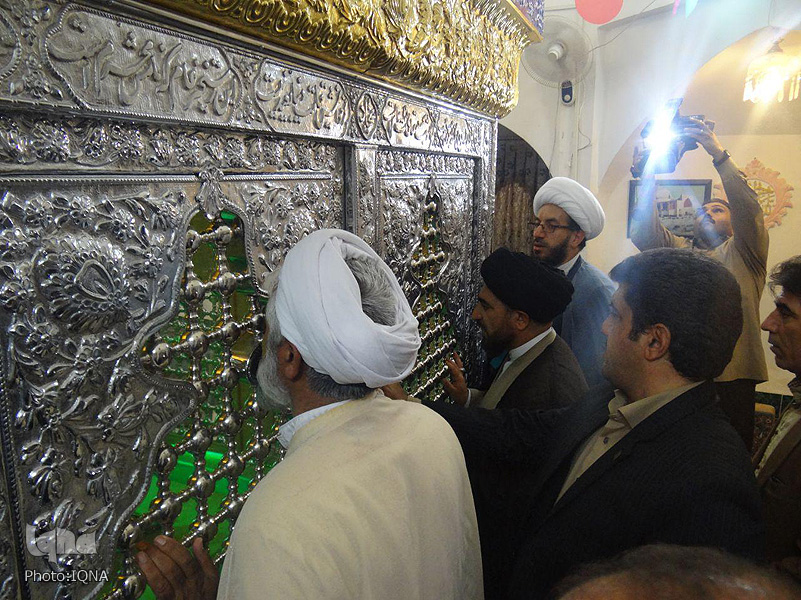 ضریح امامزادگان پنج تن(ع) زرندیه رونمایی شد