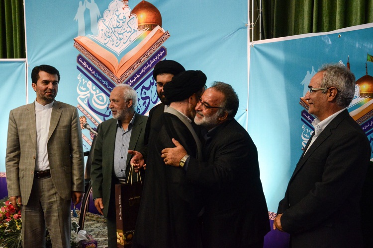 گزارش ایکنا از برگزاری کرسی ملی «تلاوت رضوی» در تبریز گزارش ایکنا از برگزاری کرسی ملی «تلاوت رضوی» در تبریز