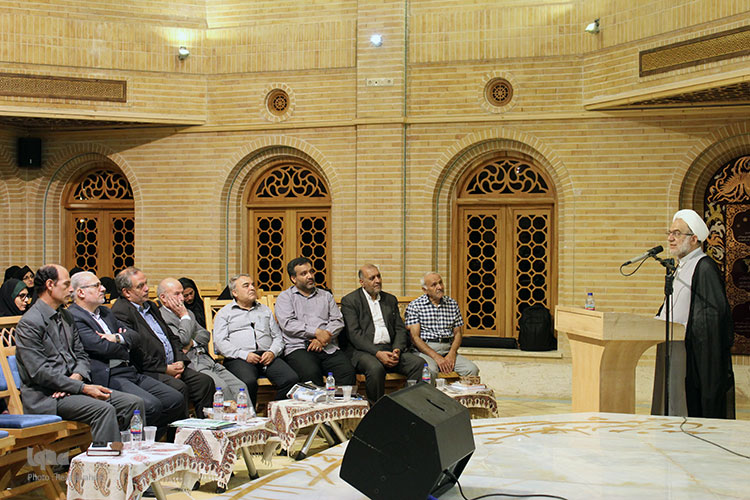 تجلیل از معلمان و مربیان قرآن دارالقرآن کریم اصفهان