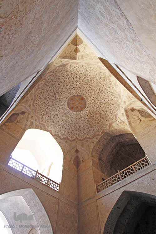 متن میناکاری و قلمزنی و عالی قاپو و عکس های عالی قاپو