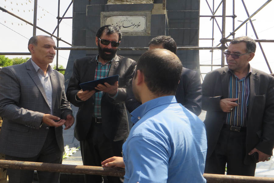 گزارش تصویری تجلیل از دست‌اندرکاران مرمت‌ سردیس شهید غلامرضا چاغروند