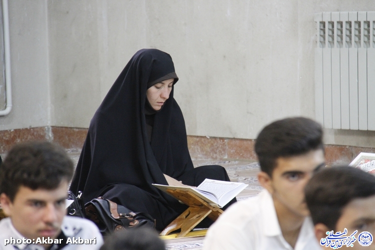 محفل انس «بهره‌هایی از کلام وحی» در شهرکرد/گزارش تصویری